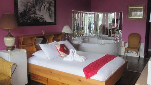 Motel Ritz Inn Niagara & Wedding Chapel