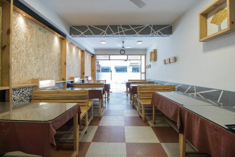Hotel Oyo 11959 Seven Olives