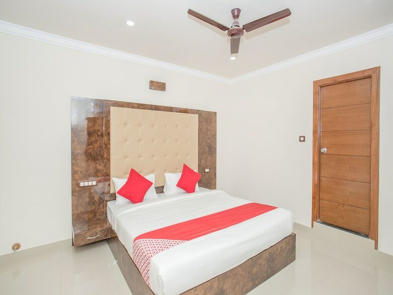 Hotel Oyo 12761 High Street