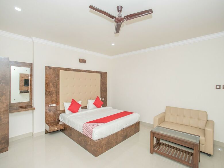 Hotel Oyo 12761 High Street