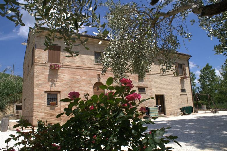 Bed & Breakfast Casa Il Girasole Marche Con Piscina