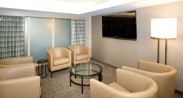 Hotel Embassy Suites By Hilton Seattle North Lynnwood