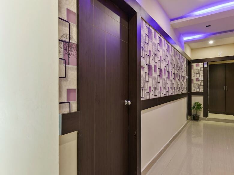 Apartamentos Oyo 13114 Svs Luxury Rooms