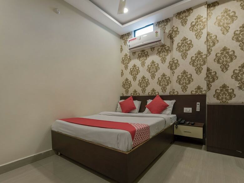 Apartamentos Oyo 13114 Svs Luxury Rooms