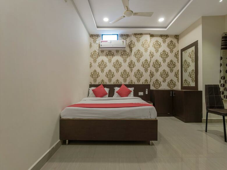Apartamentos Oyo 13114 Svs Luxury Rooms