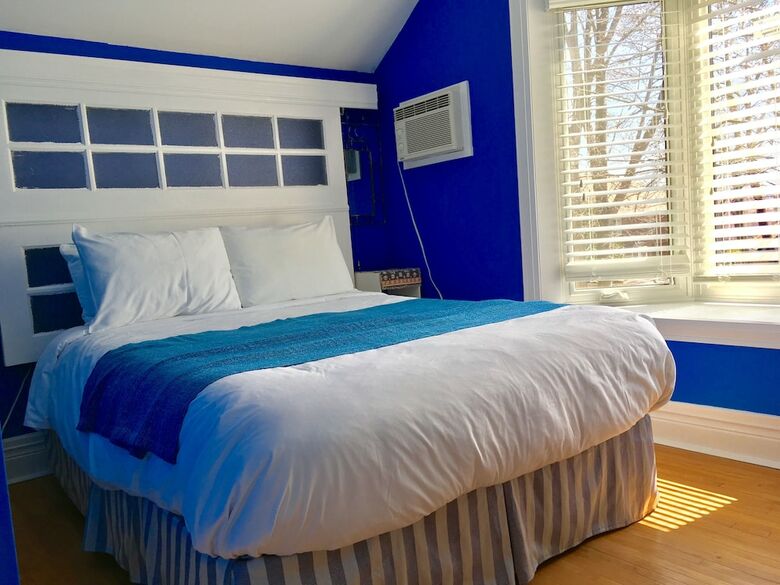 Ellis House Bed & Breakfast