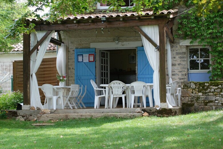 Hotel La Roane Yoga & Creativity Center