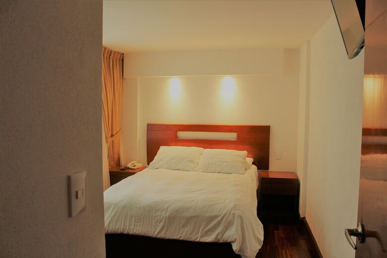 Apartamentos Condesa Suites