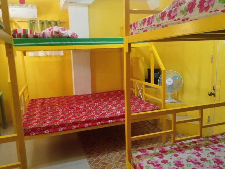 Hotel Yellow House Vacation Rental
