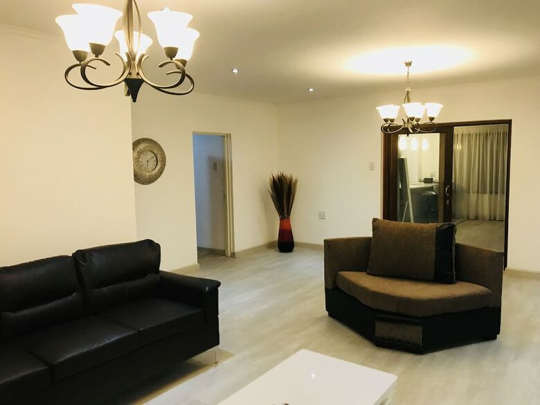 Hotel Airport Diamond Guest House