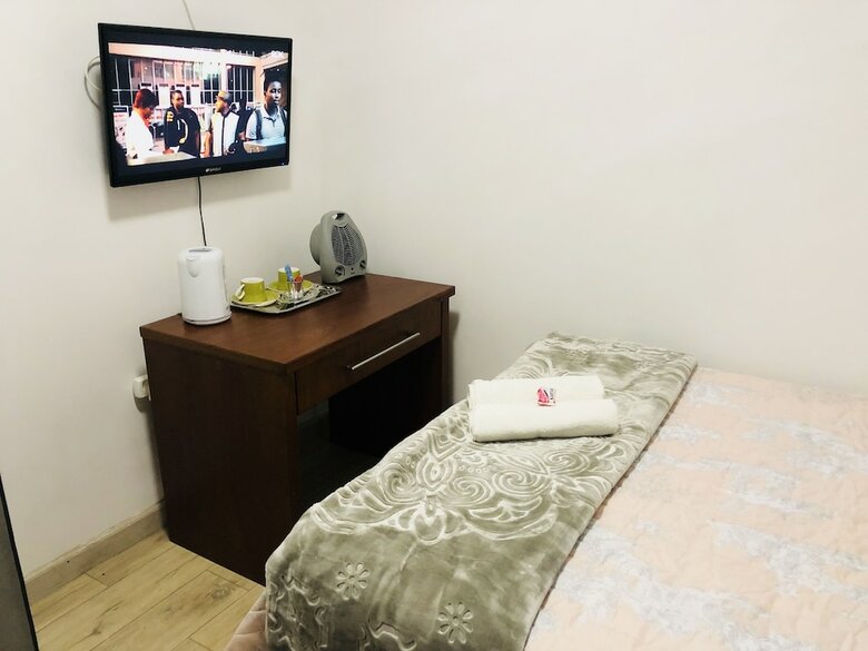 Hotel Airport Diamond Guest House
