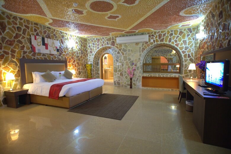 Mahadha Hotel