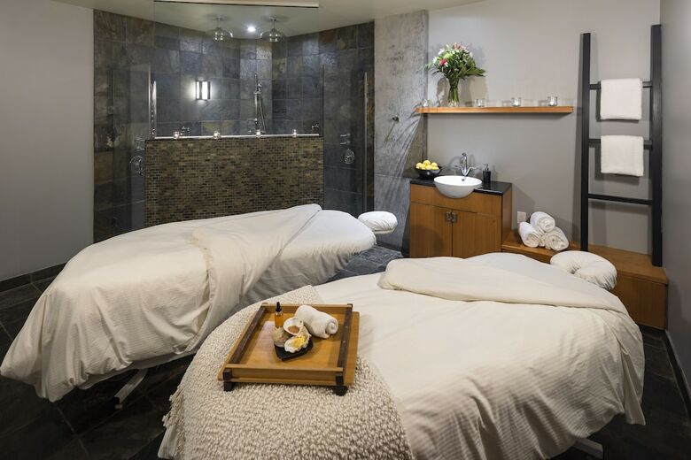 Hotel Brentwood Bay Resort & Spa