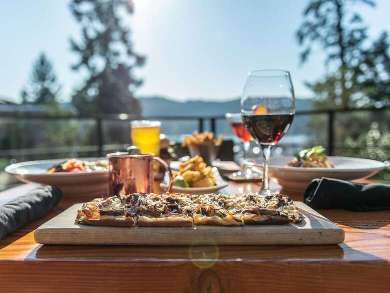 Hotel Brentwood Bay Resort & Spa