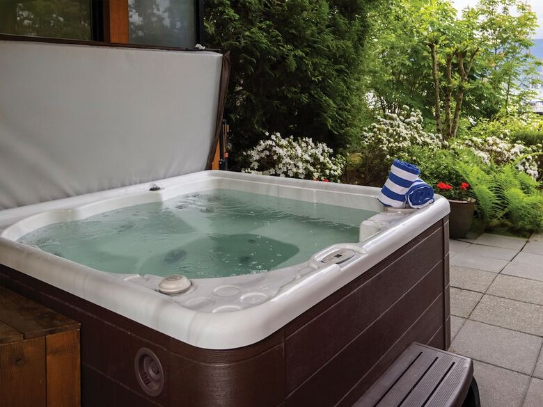 Hotel Brentwood Bay Resort & Spa