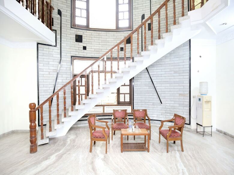 Apartamentos Oyo 16130 The Corner House