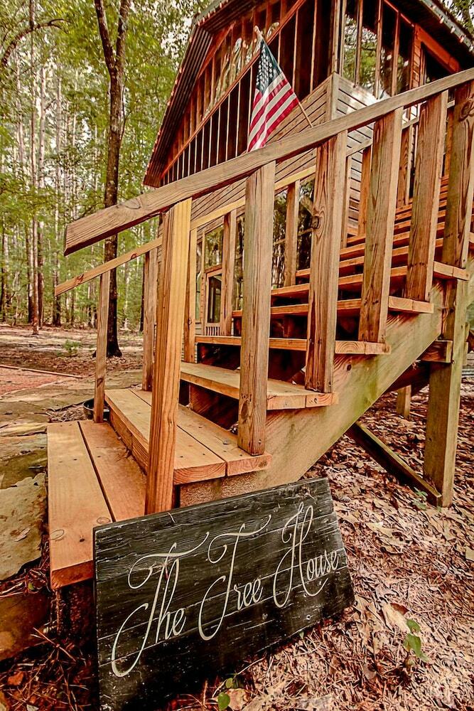 Cora's Cabins
