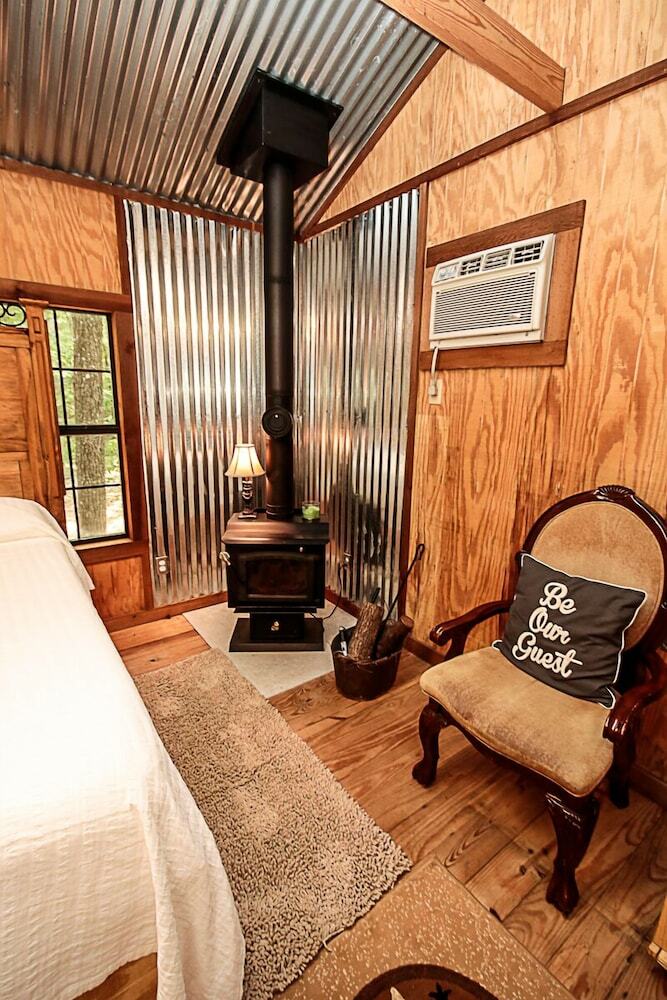 Cora's Cabins