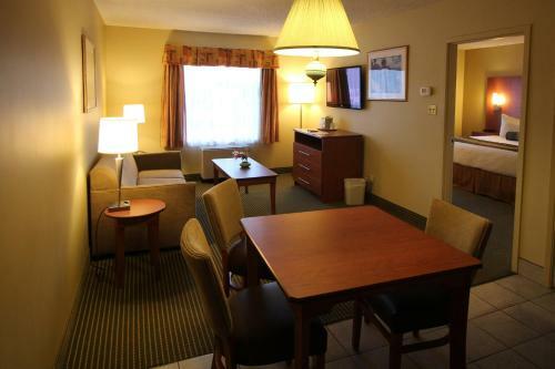 Hotel Quality Inn & Suites Hawkesbury