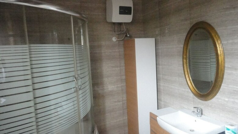 Stage 5 Hotel And Suites