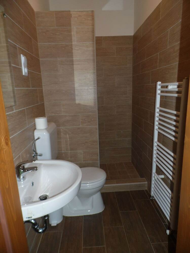 Hotel V�r�s-cser Vend�gh�z