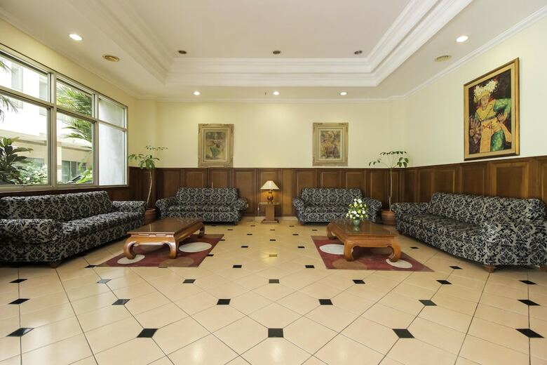 Hotel Reddoorz Plus Near Gbk Senayan