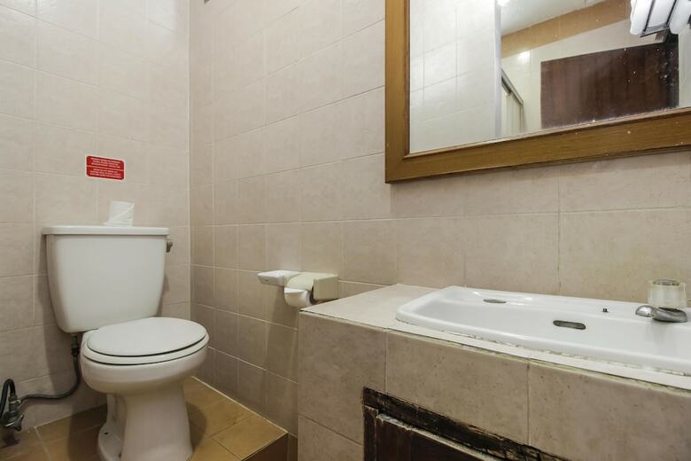 Hotel Reddoorz Plus Near Gbk Senayan