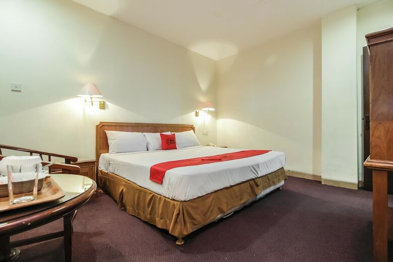 Hotel Reddoorz Plus Near Gbk Senayan