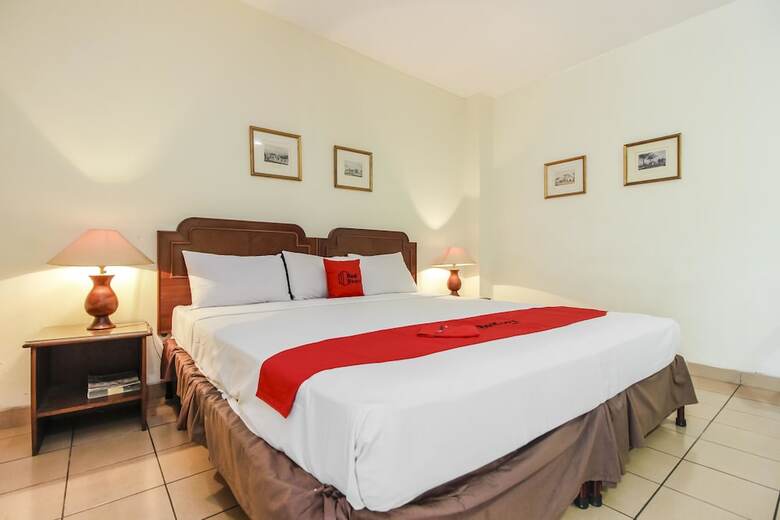 Hotel Reddoorz Plus Near Gbk Senayan