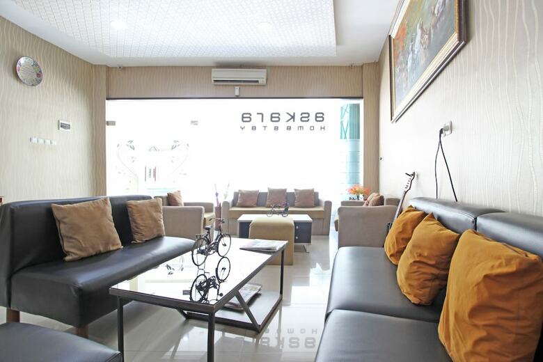 Hotel Reddoorz Near Uns Solo