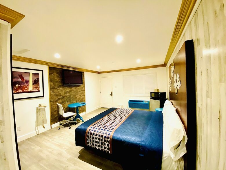 Motel Casa Blanca Inn & Suites