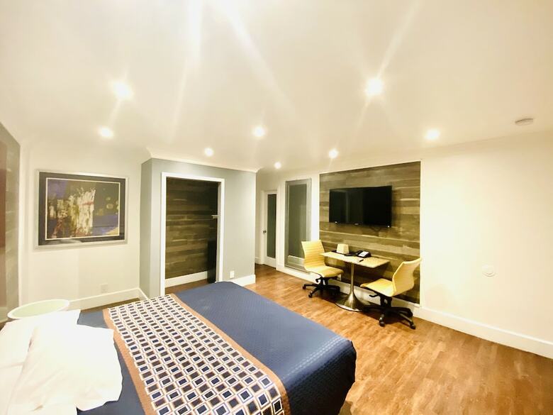Motel Casa Blanca Inn & Suites
