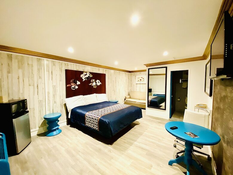 Motel Casa Blanca Inn & Suites