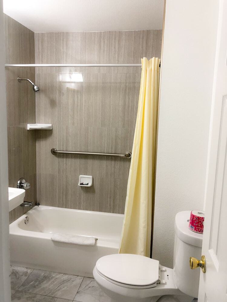 Motel Casa Blanca Inn & Suites