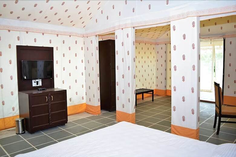 Hotel Rasik Priya Resort