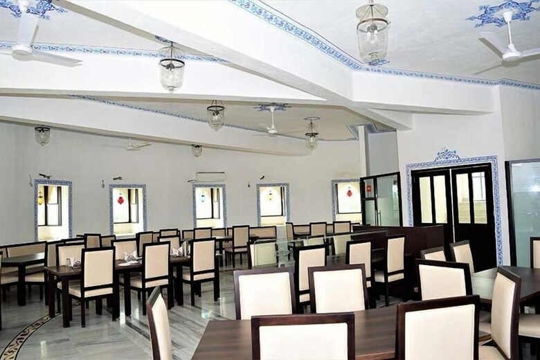 Hotel Rasik Priya Resort