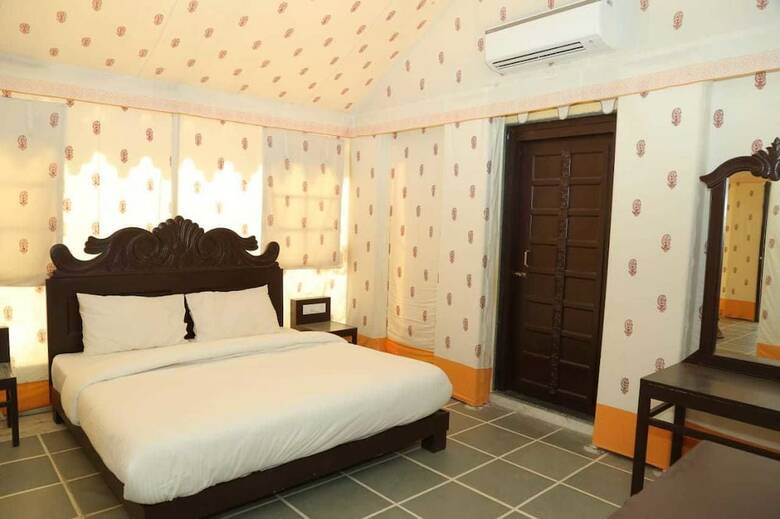 Hotel Rasik Priya Resort