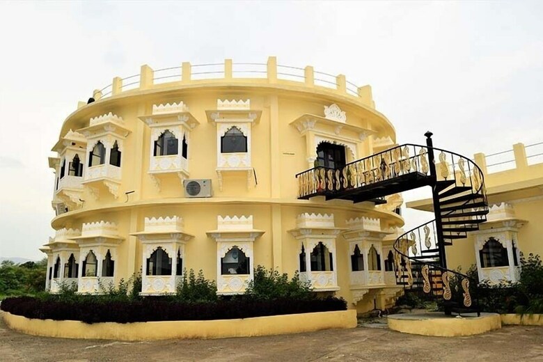 Hotel Rasik Priya Resort