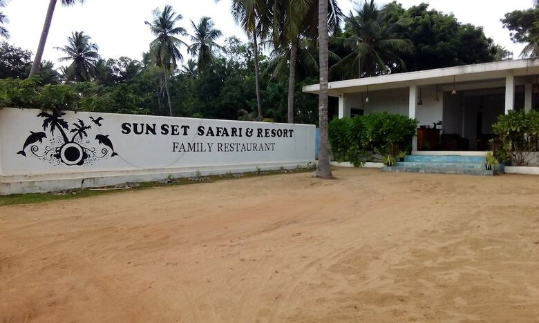 Hotel Sunset Safari & Resort