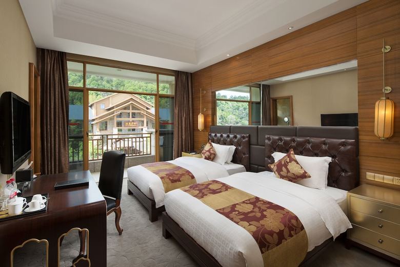 Huitang Huatian Hot Spring Resort Hotel
