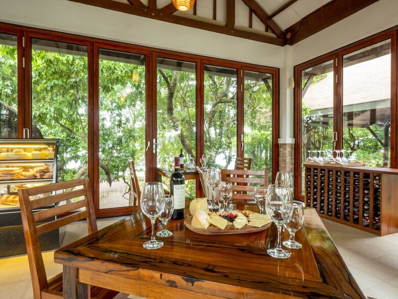 Hotel Sunlight Eco Tourism Island Resort