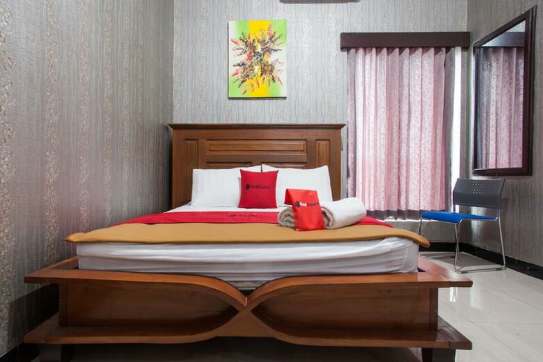 Hotel Reddoorz Syariah Near Basuki Rahmat