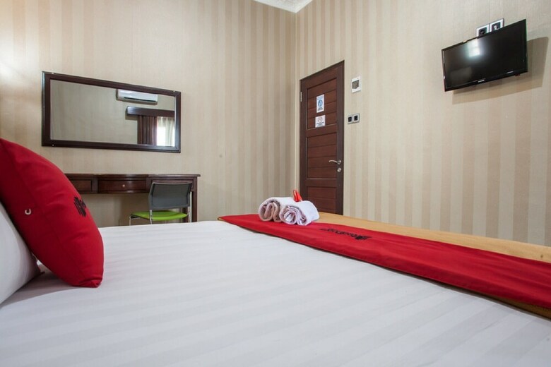 Hotel Reddoorz Syariah Near Basuki Rahmat