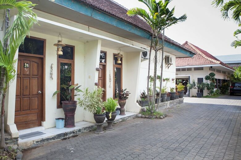 Hotel Reddoorz Plus Near Mall Roxy Banyuwangi