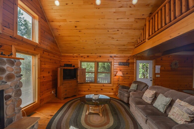 Lucky Bear Lodge 5 Bedroom House