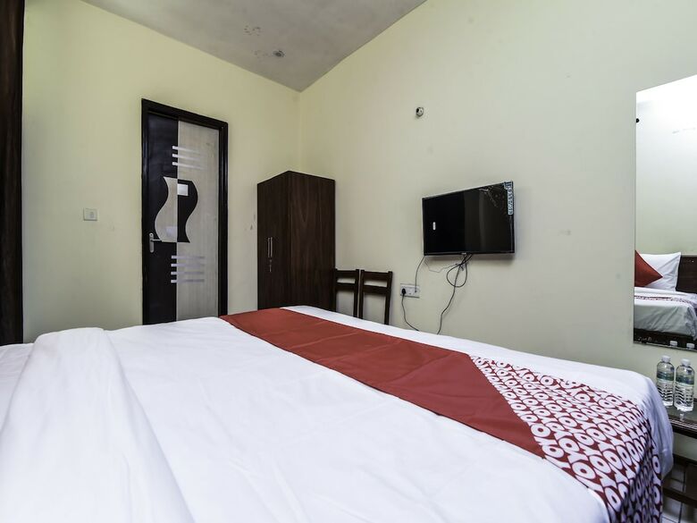 Hotel Oyo 20031 Flagship Jaypee Hospital
