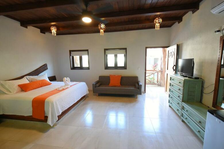 Hotel Hacienda Dos Ojos