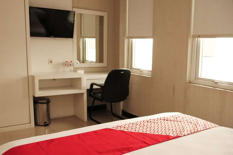 Hostal Oyo 283 Helvetia Residence