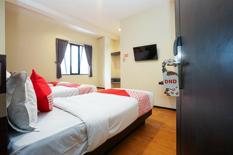 Hostal Oyo 283 Helvetia Residence