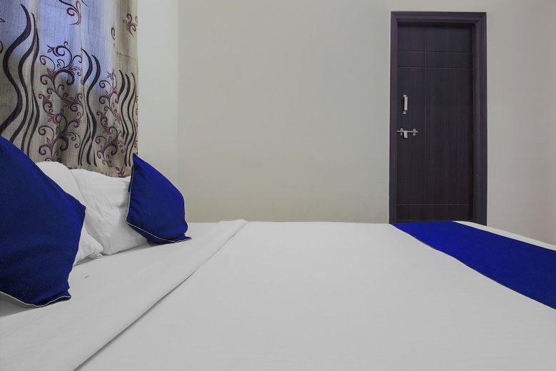 Hotel Oyo 24138 Silverkey Shri Homes